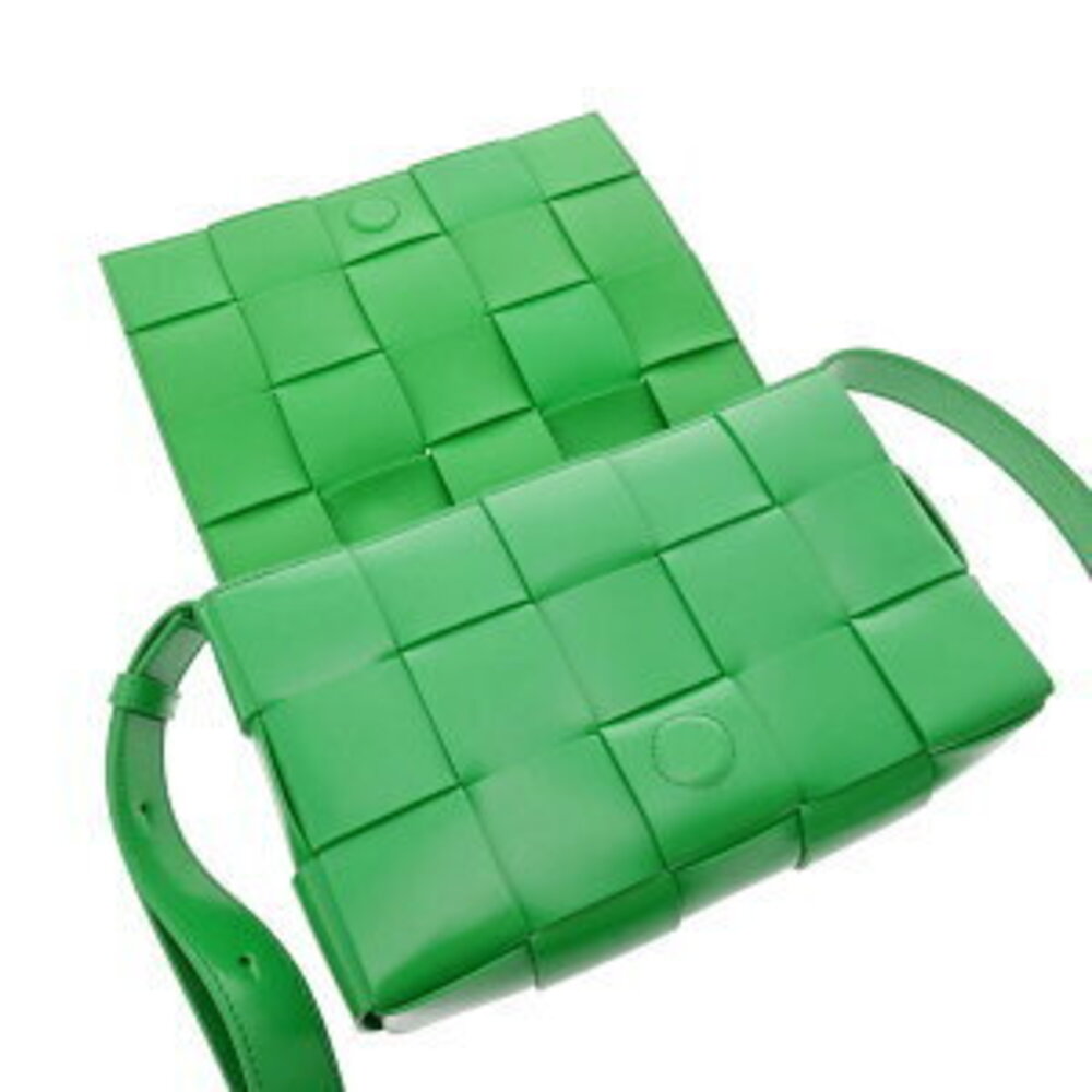 Bottega Veneta Cassette Maxi Intrecciato Green Lambskin Shoulder Bag - Picture 7 of 13